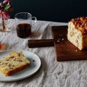 Sausage, Cheddar, and Chive Biscuit Bread