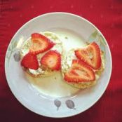 Sauteed English Muffins w/Strawberries and Sour Cream