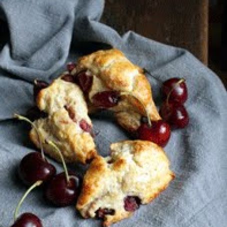 CHERRY VANILLA SCONES