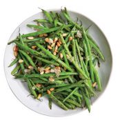 HARICOTS VERTS WITH SHALLOTS AND PINE NUTS