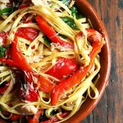 Linguine with Roasted Red Peppers, Crabmeat & Basil