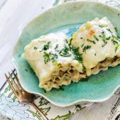 Chicken, Artichoke, and Mushroom Lasagna Rolls