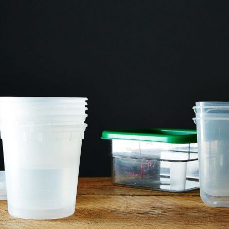 How to rid plastic containers of bad smells