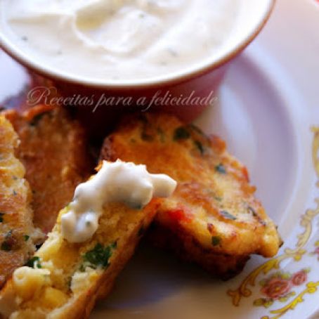 Crabcakes with Yogurt Dipping Sauce