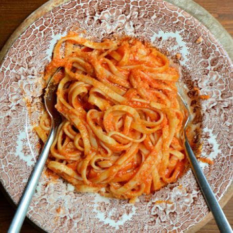 20 MINUTE BUTTER AND ONION TOMATO SAUCE