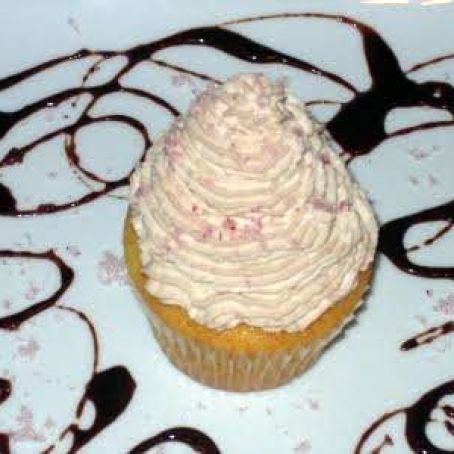 Pomegranate Jam Filled Cupcakes With Pomegrante Chantilly