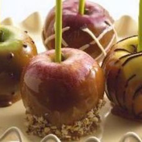 DOUBLE-DRIZZLED DECADENT CARAMEL APPLES
