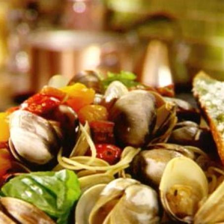 THE ULTIMATE SPAGHETTI WITH CLAMS