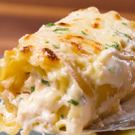 Chicken Alfredo Roll-Ups