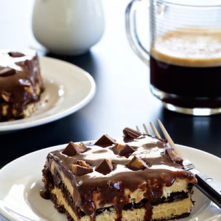 Peanut Butter Cup Eclair Cake