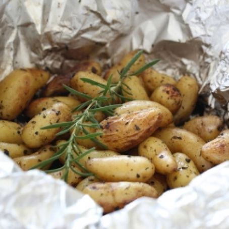 Herbed Fingerling Potatoes Grilled in Foil