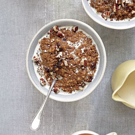 Overnight Gingerbread Steel-Cut Oatmeal