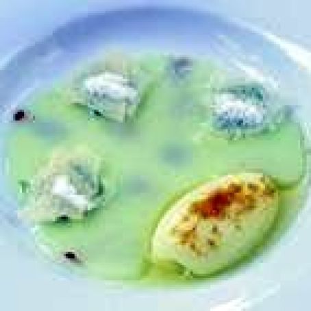 Cucumber Soup with Solid Oil, Curry and Mint