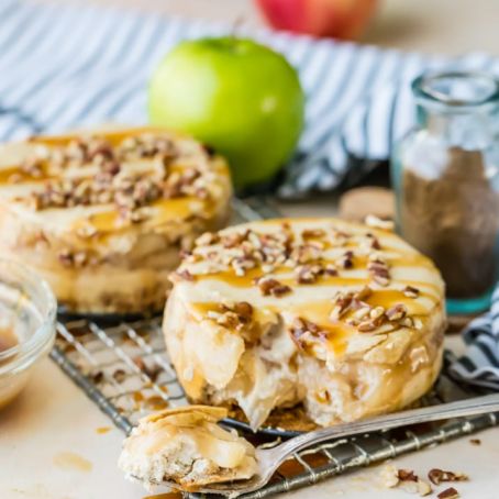 MINI APPLE PIE CHEESECAKES