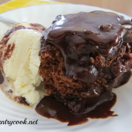 Crock Pot Hot Fudge Cake