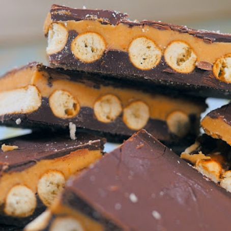 Chocolate Peanut Butter Pretzel Bars