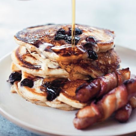 Blueberry Buttermilk Pancakes (Martha Stewart)