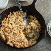 Paleo CARAMEL APPLE CRUMBLE