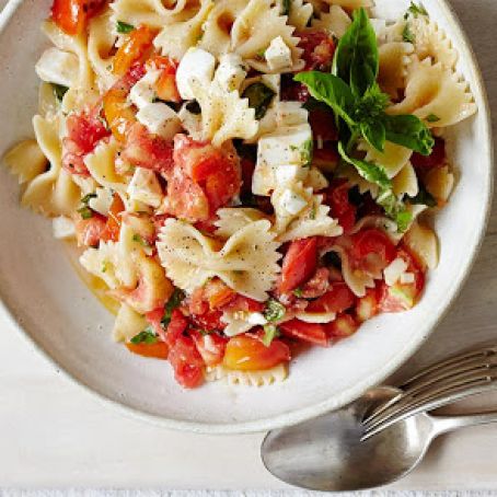 Spaghetti and Pesto Trapanese