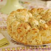 Garlic & Cheese Pull-Apart Bread