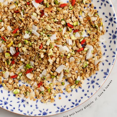Pistachio Goji Berry Granola