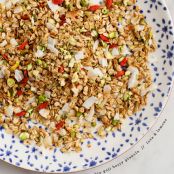 Pistachio Goji Berry Granola