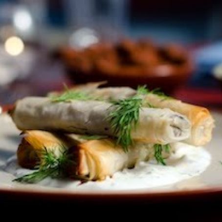 PHYLLO SPINACH CIGARS w/TZATZIKI