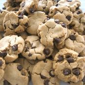 Vegan Peanut Butter Chocolate Chip Cookies