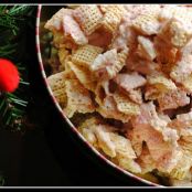 Reindeer Feed {White Chocolate Peppermint Chex Mix}