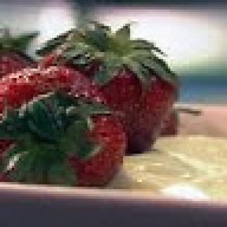 Fresh Strawberries with Sweet Sour Cream and Red Wine Sauce