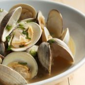 Asari Sakamushi (Steamed Clams with Soy, Butter and Garlic)