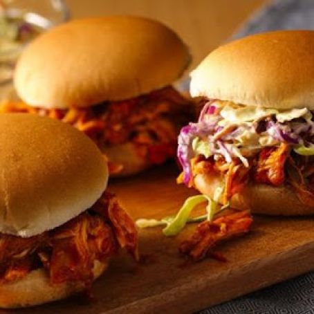 PULLED CHICKEN SANDWICH