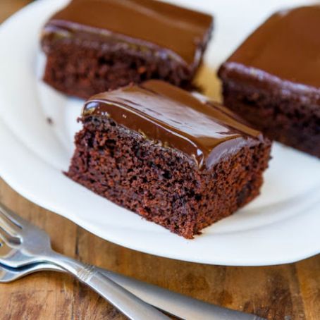 Chocolate Cake with Chocolate Ganache