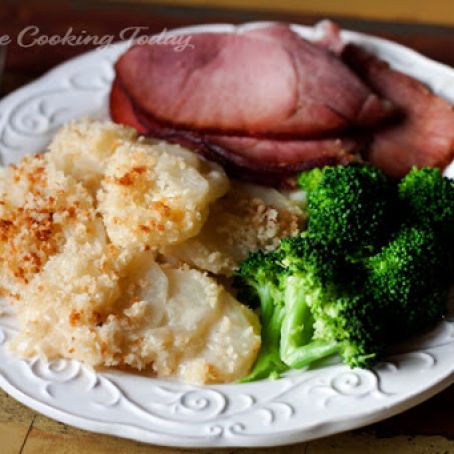 Cheesy Potatoes Au Gratin