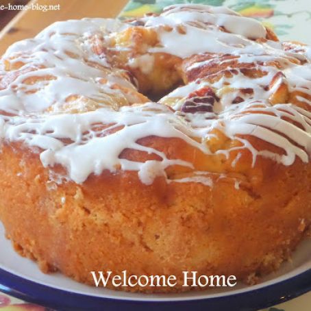 Homemade Apple Cake with Vanilla Glaze