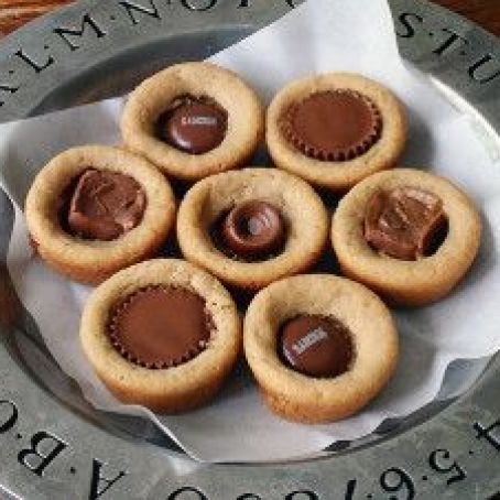 Candy Bar Peanut Butter Cookie Cups