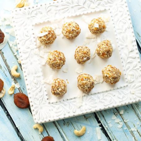 COCONUT APRICOT ENERGY BALLS