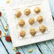 COCONUT APRICOT ENERGY BALLS
