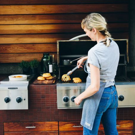 Grilled Doughnuts with Blueberry Sauce