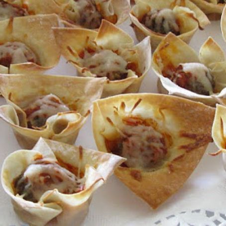 Meatballs in Wonton Cups