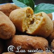 CROQUETAS DE MEJILLONES Y CAMARON CON SALSA BECHAMEL