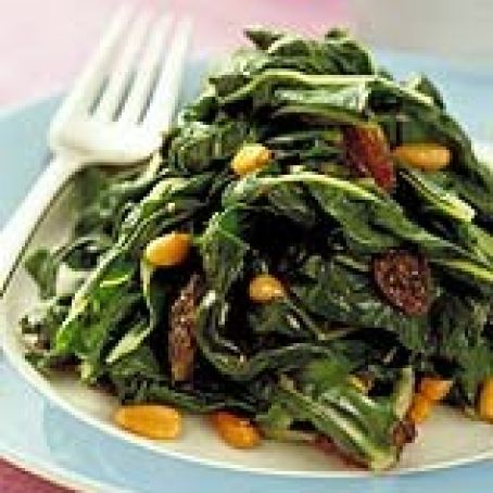 Spinach with pine nuts and raisins