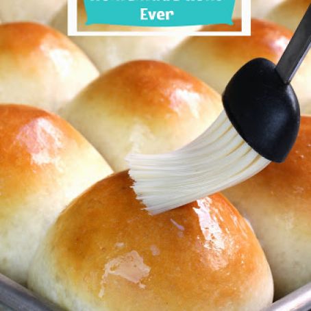 THE BEST HOMEMADE DINNER ROLLS EVER!