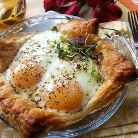 HUEVOS EN CANASTA DE MIL HOJAS