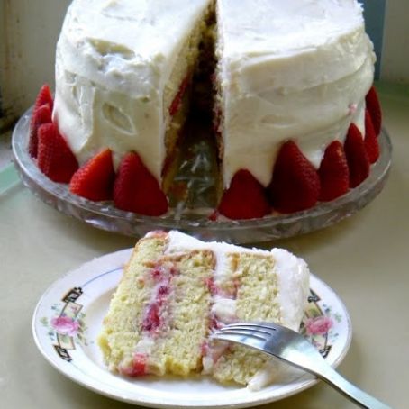 Italian Cream Cake with Strawberries