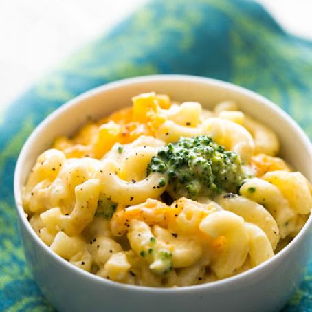 Broccoli Cheddar Mac and Cheese