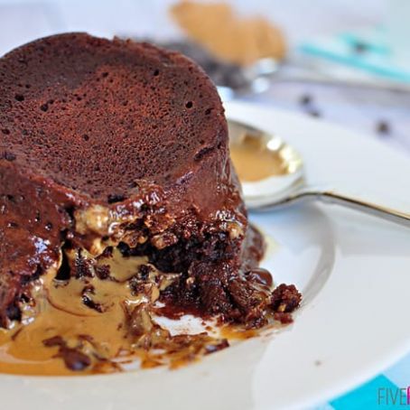 One-Minute Chocolate Peanut Butter Mug Cake