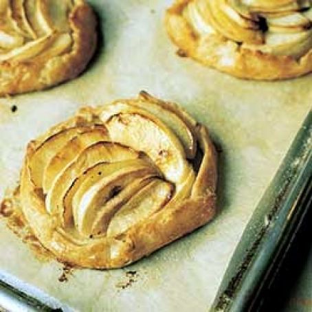RUSTIC FREE-FORM APPLE TART