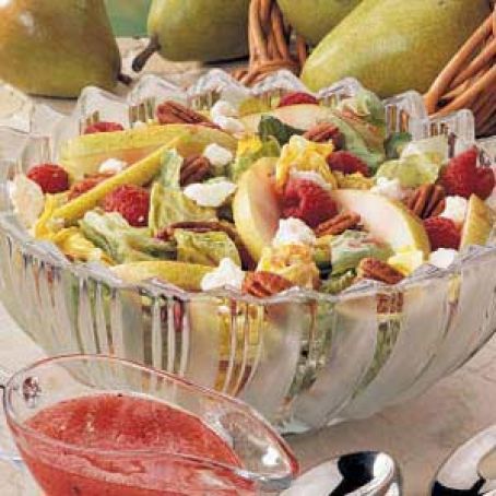 Pecan-Pear Tossed Salad