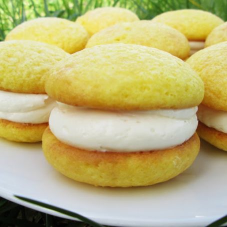 Lemon Whoopie Pies